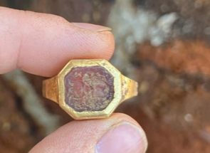 Grafið í rústir Þingeyraklausturs