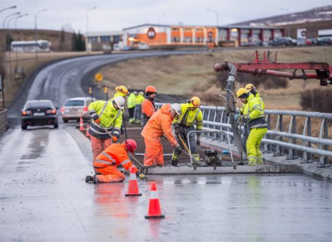 Vinna við Blöndubrú