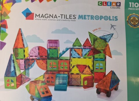 Gjöf til Leikskólans Barnabæjar frá foreldrafélagi Barnabæjar