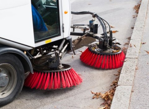 Hreinsun á götum bæjarins