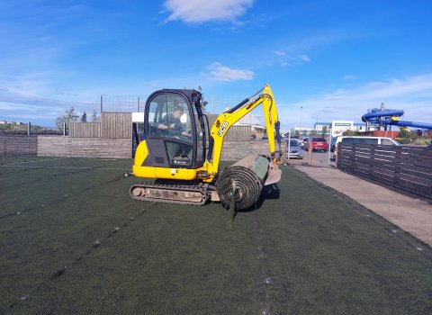 Nýtt yfirborðsefni á sparkvelli