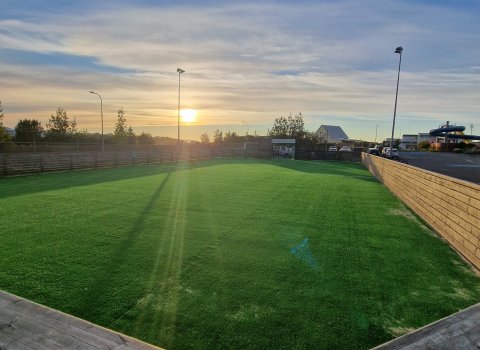 Nýtt gervigras á sparkvelli við Grunnskóla Húnabyggðar